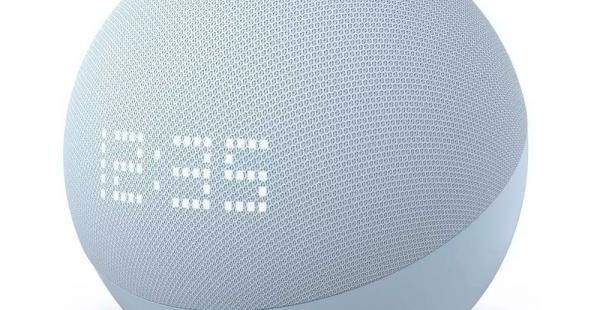 Amazon Echo Dot 5th Gen with clock con asistente virtual Alexa, pantalla integrada color cloud blue 110V/240V
